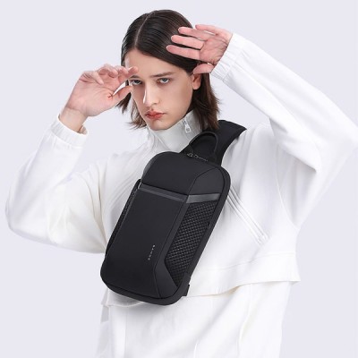 SHOULDER BAGS AND CROSSBODY BAGS
