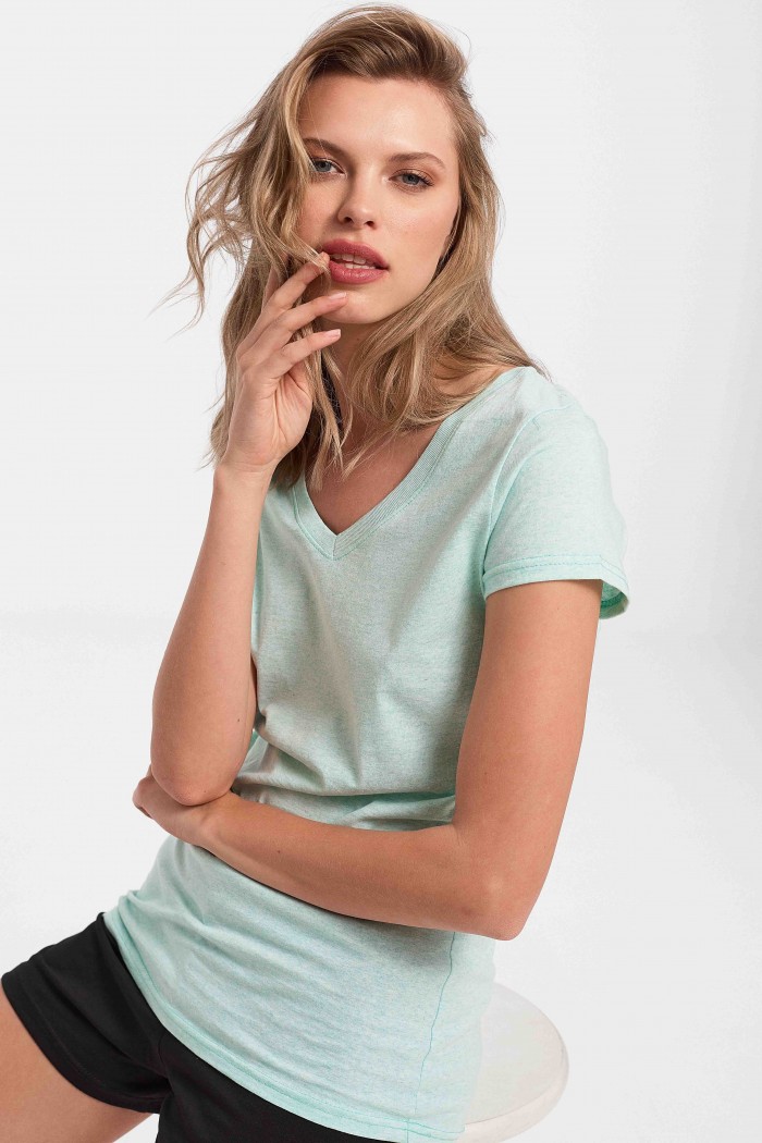 Women's T-Shirt with V in Veraman Color