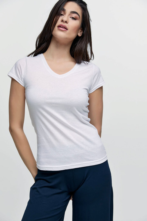 Damen T-Shirt mit V in weißer Farbe