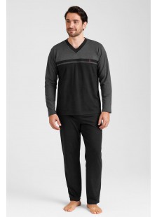 Herren Schlafanzug KOYOTE WITH V KΓ1502 BLACK Herren Schlafanzug KOYOTE WITH V KΓ1502 BLACK