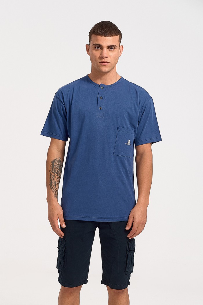 Kurzärmelige LION-Bluse mit Knopf und Tasche