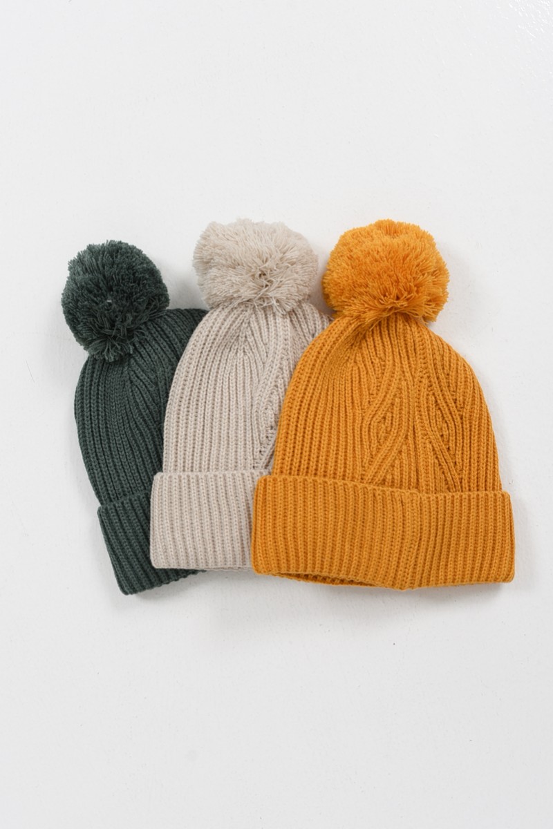 Women's knitted beanie STAMION 111308A