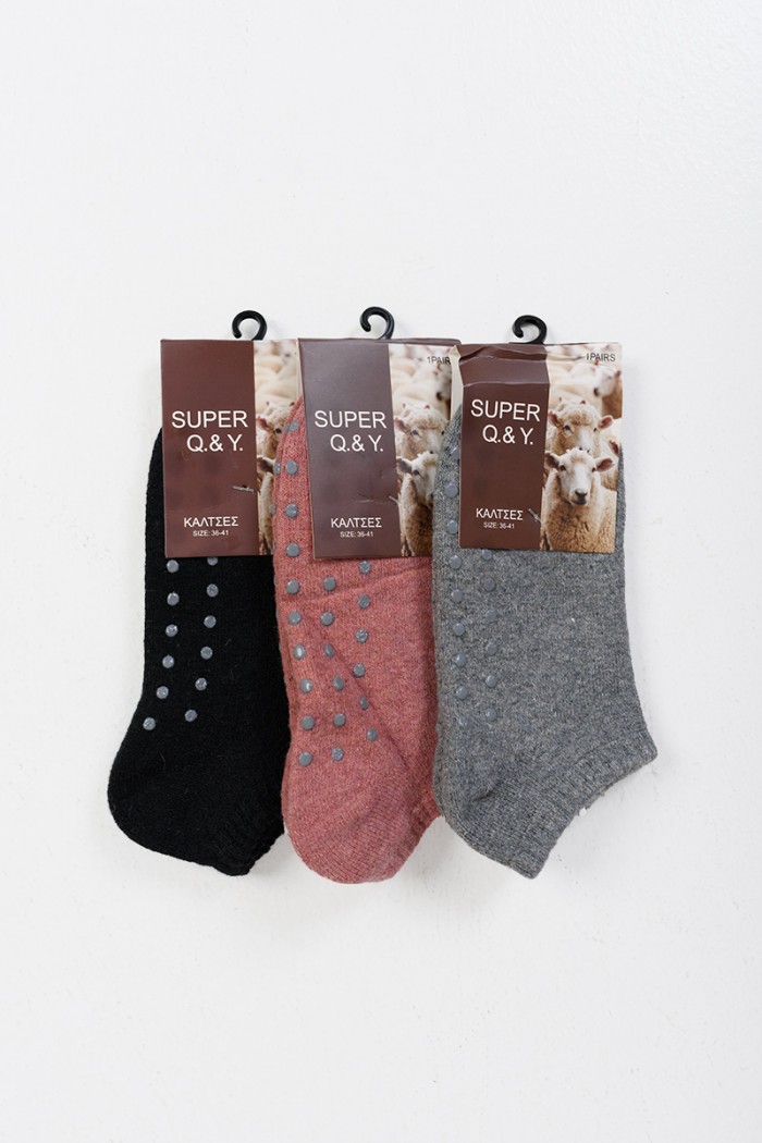 Flauschige Socken mit Saugnäpfen SUPER Q&amp;Y 3er Pack WZ3-33