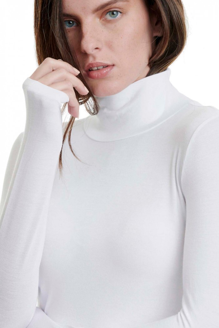 Women's long-sleeved turtleneck T-shirt WALK Bamboo W2205_01 WHITE