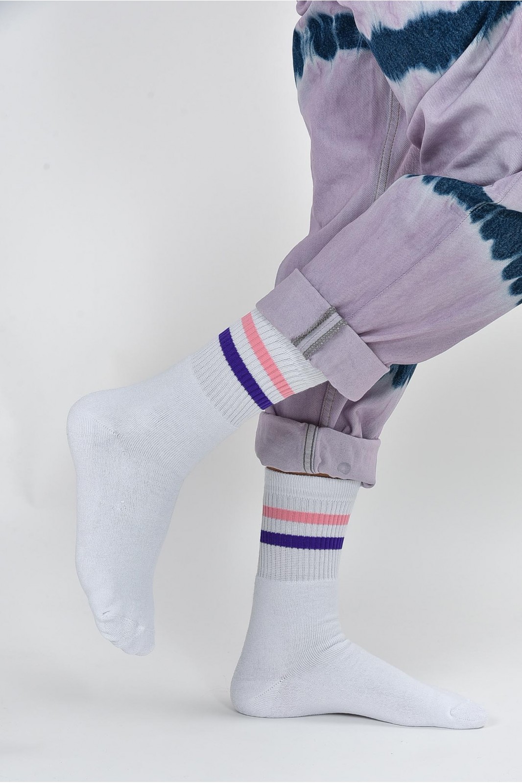 Athletic socks with coloured stripes in white