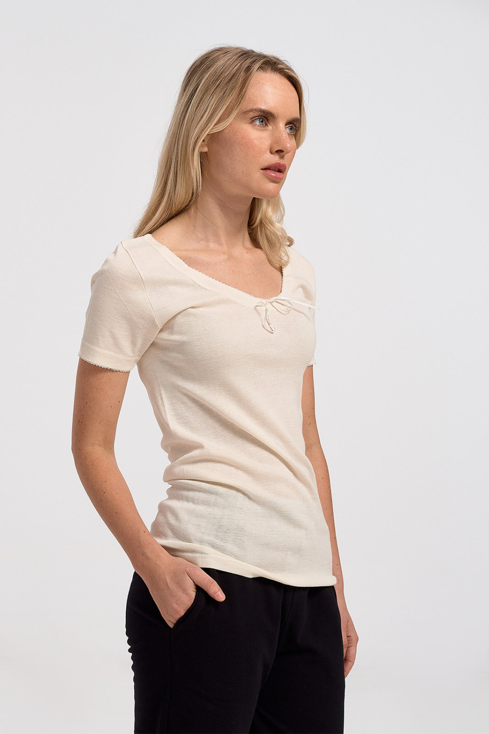 STAR short-sleeved wool and cotton vest with bow offer STAR44