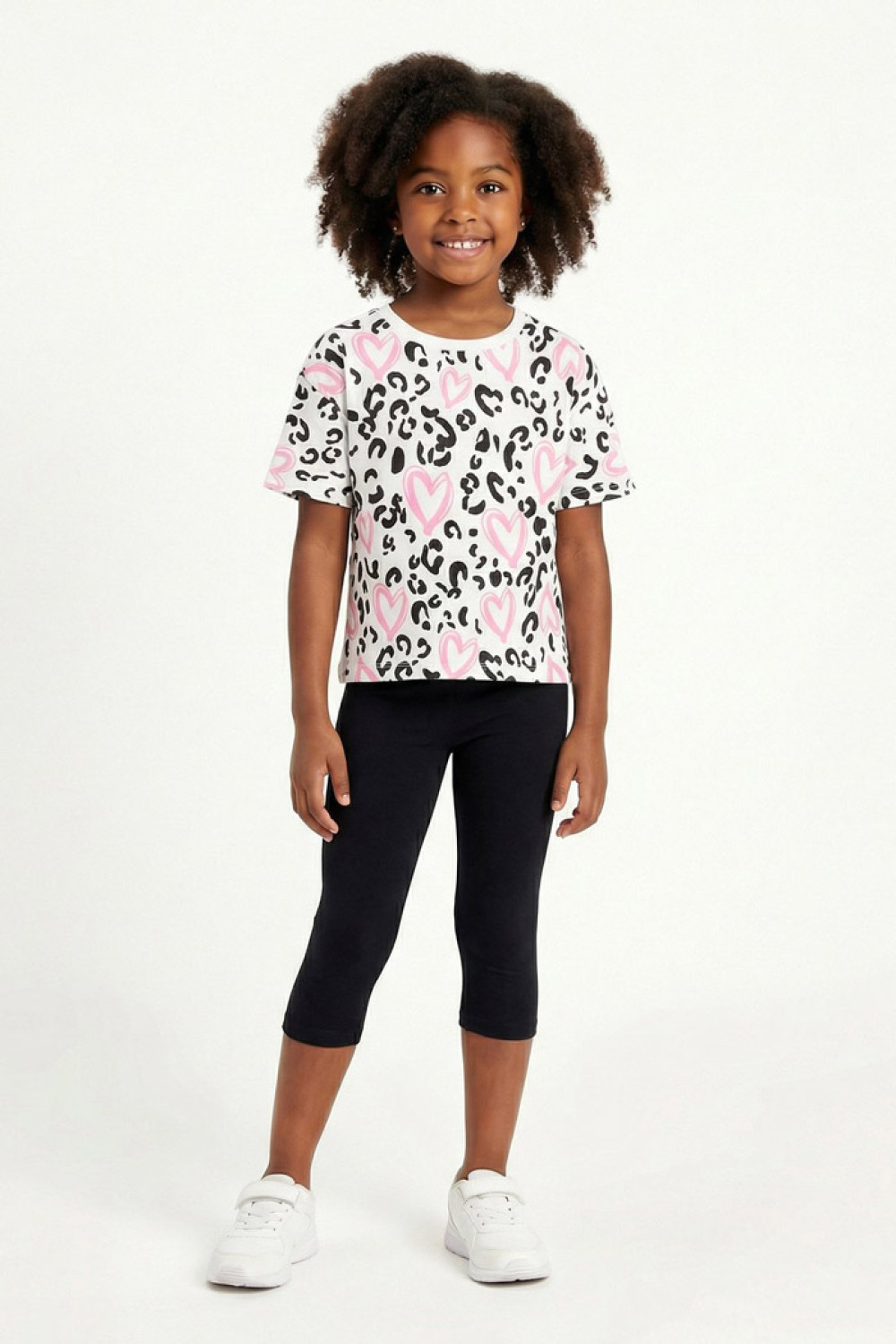 TRAX girls’ white summer set with T-shirt and capri leggings