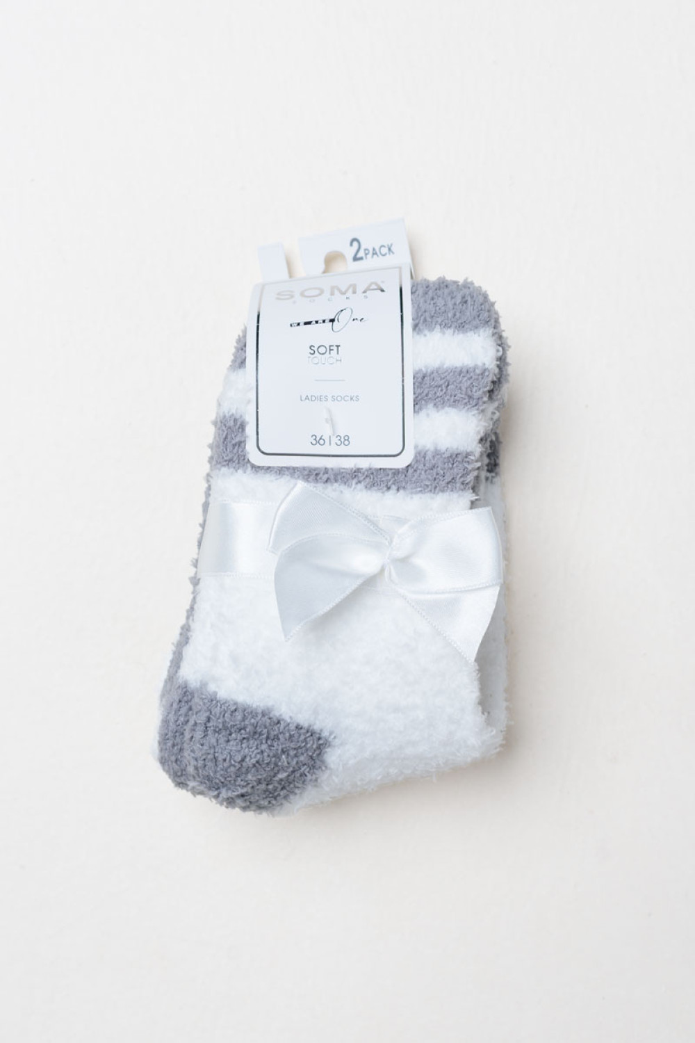 SOMA Damen-Flauschsocken im 2er-Pack mit einem gemusterten und einem einfarbigen Paar mit farbiger Ferse