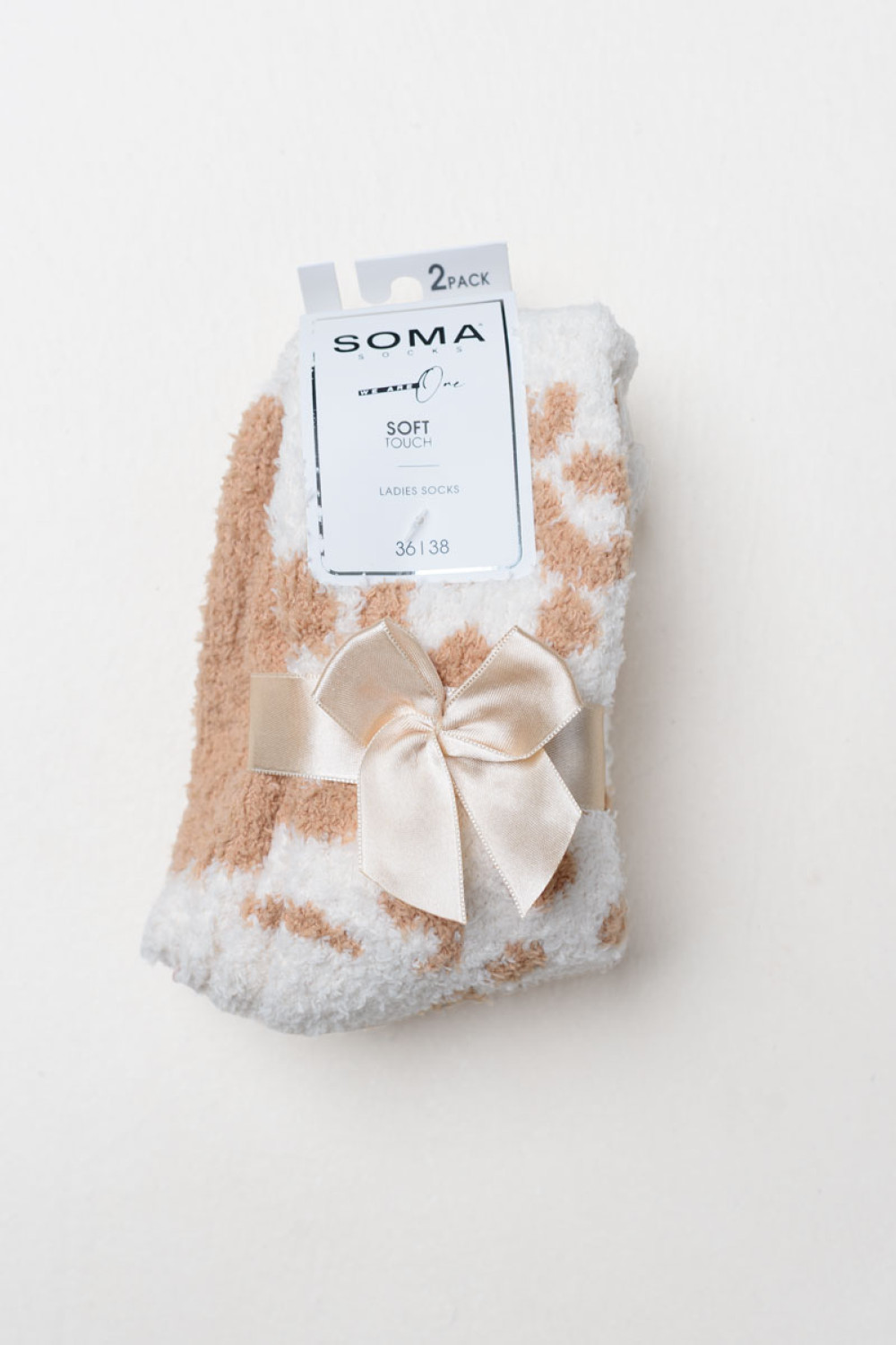 SOMA Damen-Flauschsocken im 2er-Pack mit einem gemusterten und einem einfarbigen Paar mit farbiger Ferse
