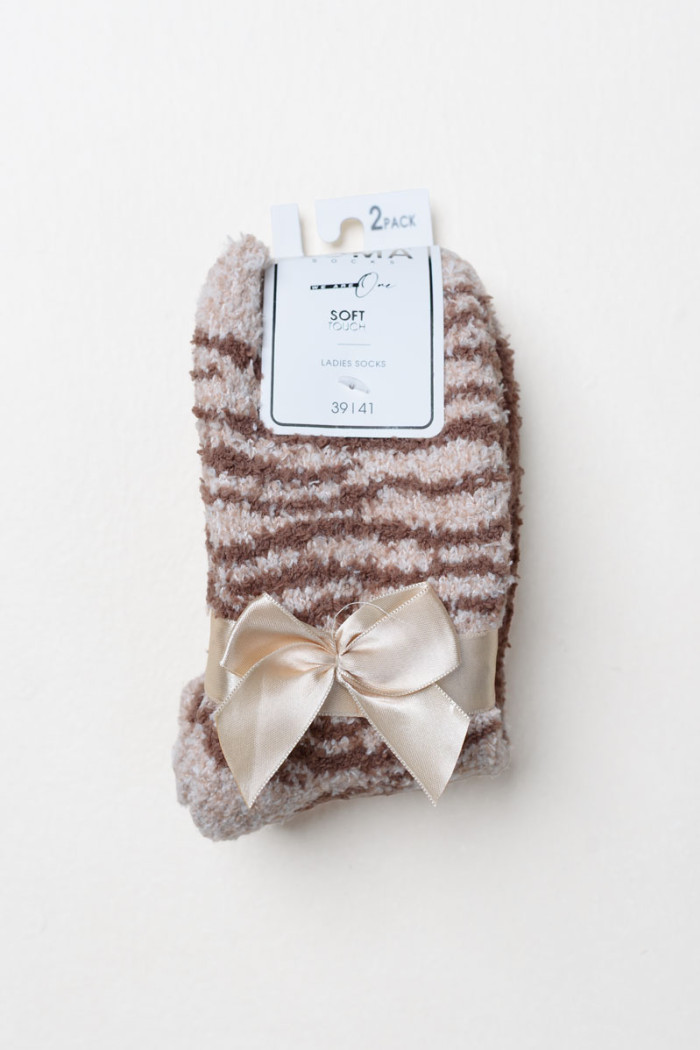 SOMA women's fluffy socks 2-pack with one patterned pair and one solid-colour pair with coloured heel