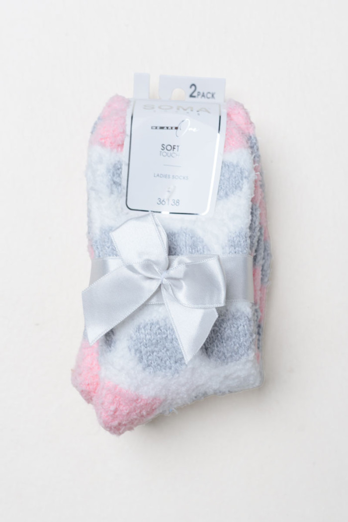 SOMA women's fluffy socks 2-pack with one patterned pair and one solid-colour pair with coloured heel